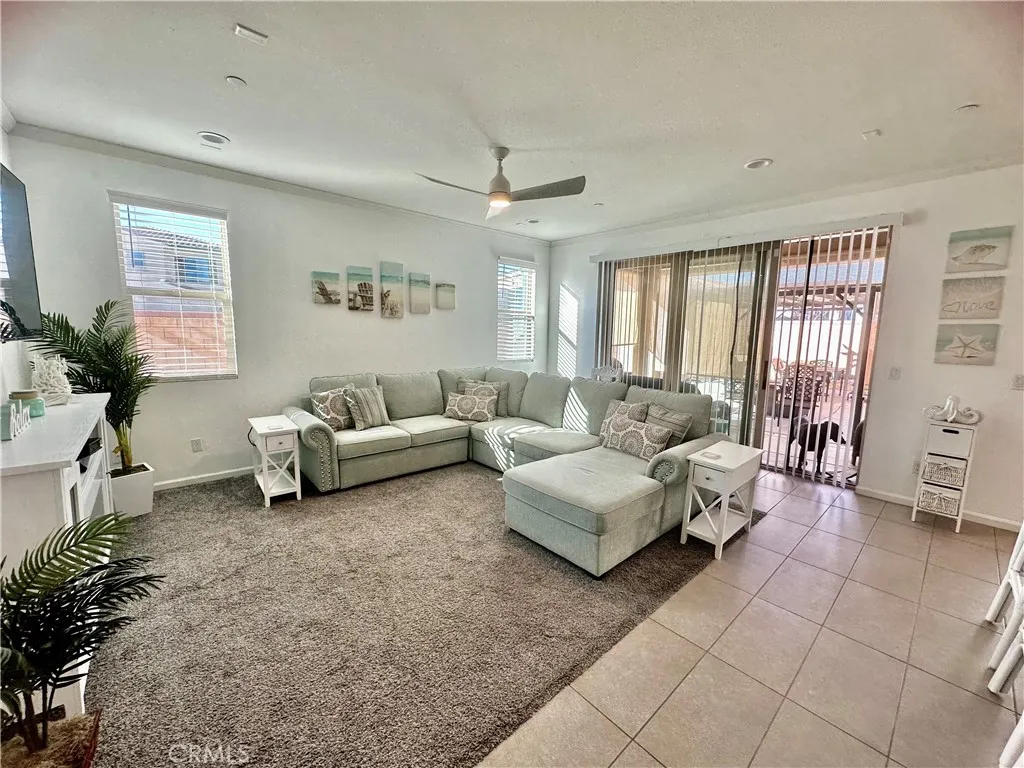 24438 Parker, Lake Elsinore, California 92532 home-pic-2